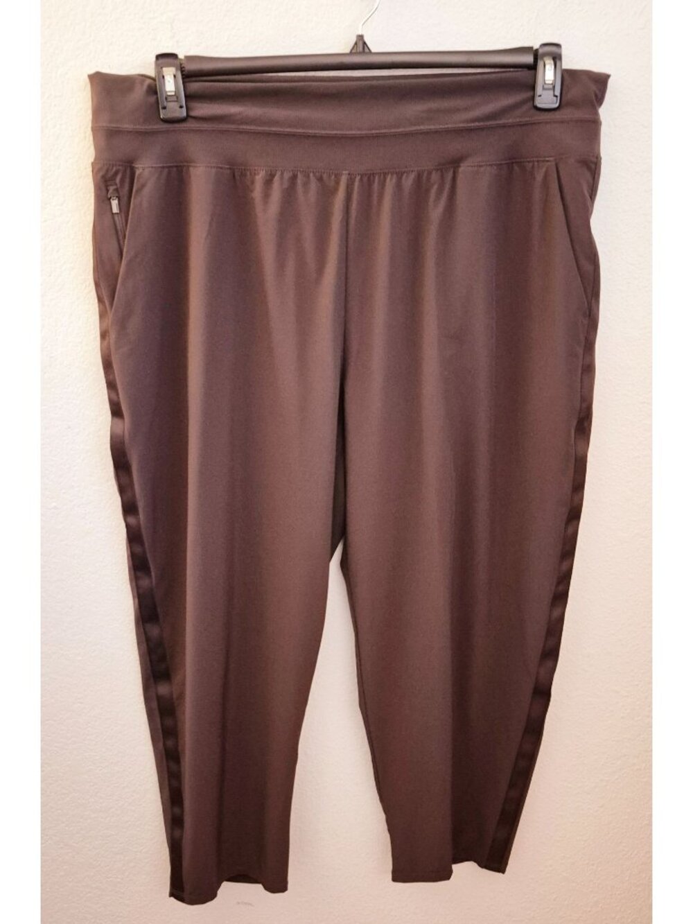 Athleta Brown Satin Side Stripe Ankle Pants with Pockets Size 3X EUC